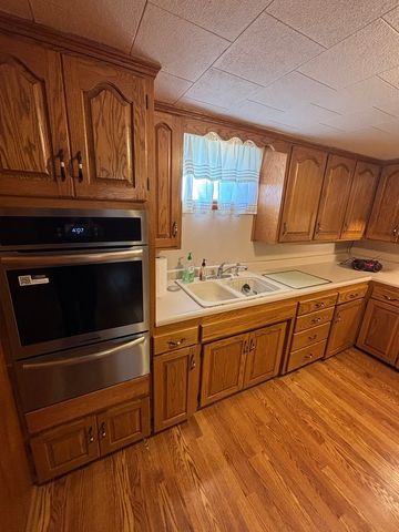 1020 S Ledford Street, Harrisburg, IL 62946