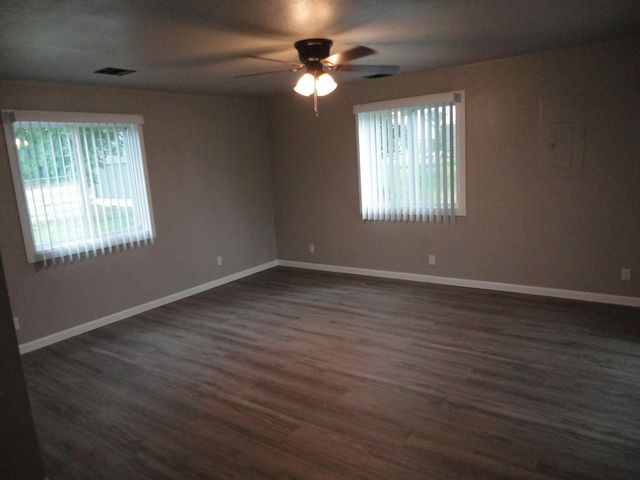 445 River Road, Langley, OK 74350