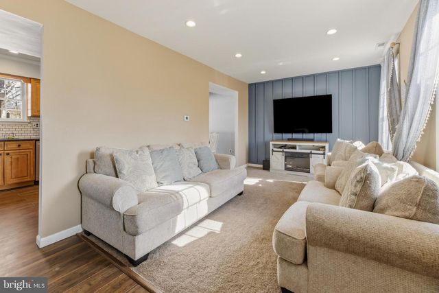 49 MIRACLE DR, Williamstown, NJ 08094