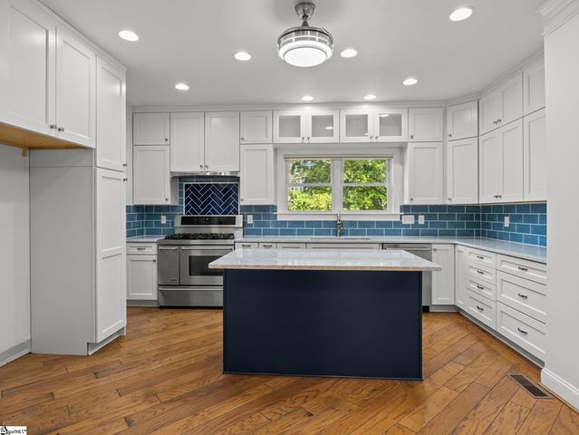 31 Silver Knoll Court, Greer, SC 29651