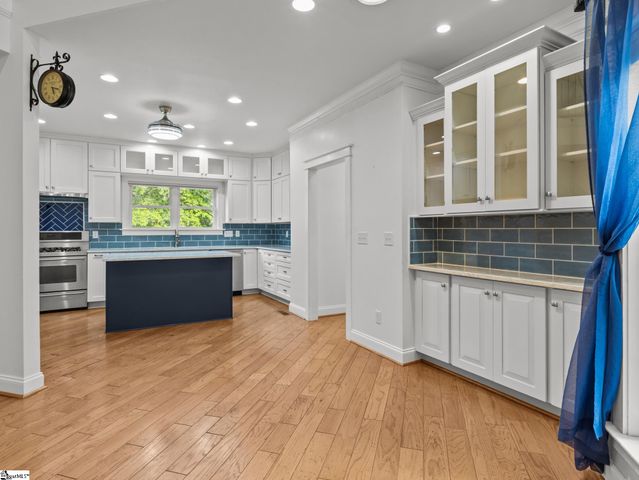 31 Silver Knoll Court, Greer, SC 29651