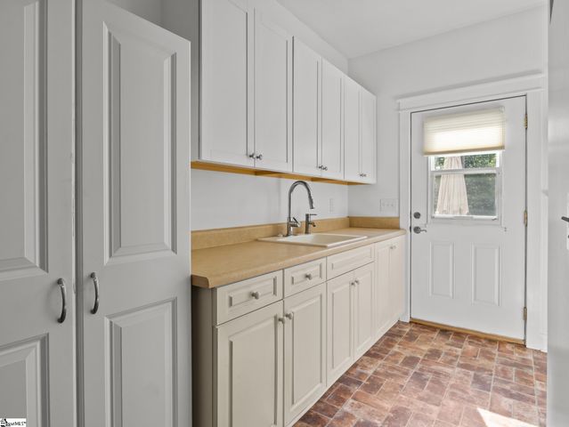 31 Silver Knoll Court, Greer, SC 29651
