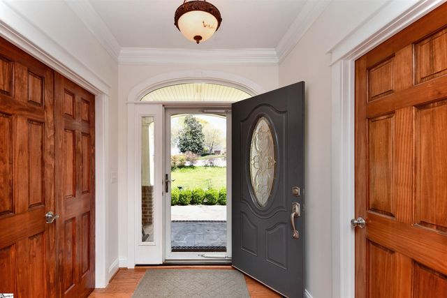 31 Silver Knoll Court, Greer, SC 29651
