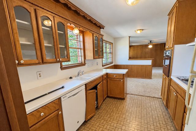 3177 S 74th East Avenue, Tulsa, OK 74145