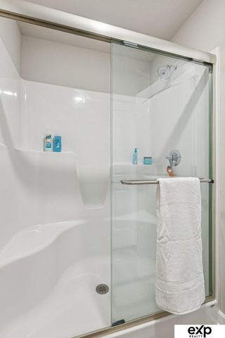 16908 Curtis Avenue, Omaha, NE 68116