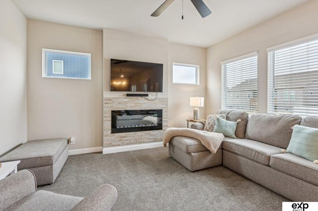 16908 Curtis Avenue, Omaha, NE 68116