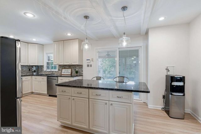 7810 HAYFIELD RD, Alexandria, VA 22315