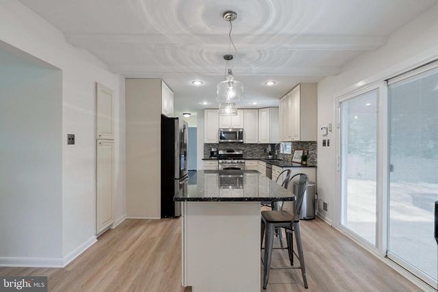 7810 HAYFIELD RD, Alexandria, VA 22315