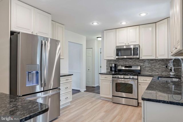 7810 HAYFIELD RD, Alexandria, VA 22315