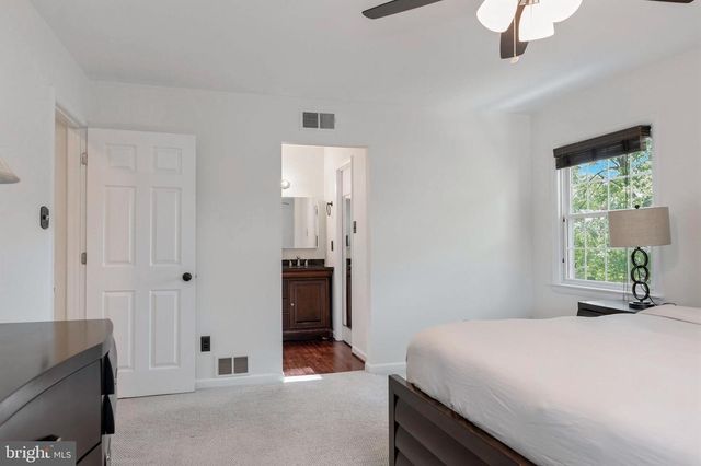 7810 HAYFIELD RD, Alexandria, VA 22315
