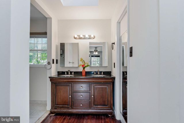 7810 HAYFIELD RD, Alexandria, VA 22315