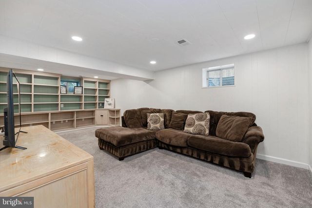 7810 HAYFIELD RD, Alexandria, VA 22315