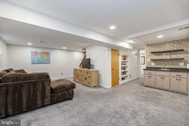 7810 HAYFIELD RD, Alexandria, VA 22315