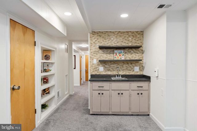 7810 HAYFIELD RD, Alexandria, VA 22315