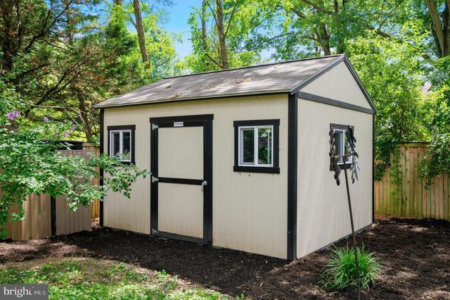 7810 HAYFIELD RD, Alexandria, VA 22315