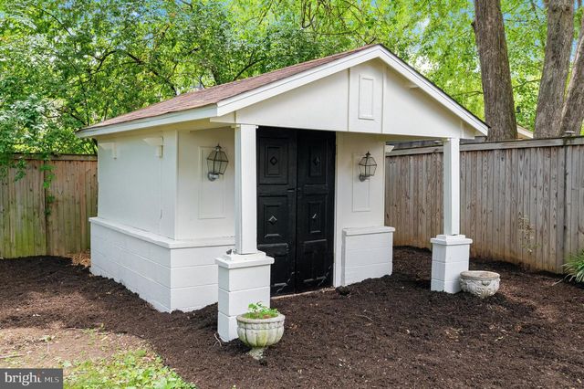 7810 HAYFIELD RD, Alexandria, VA 22315