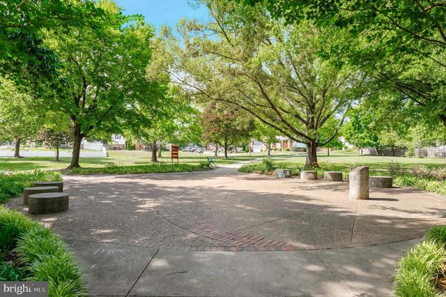 7810 HAYFIELD RD, Alexandria, VA 22315