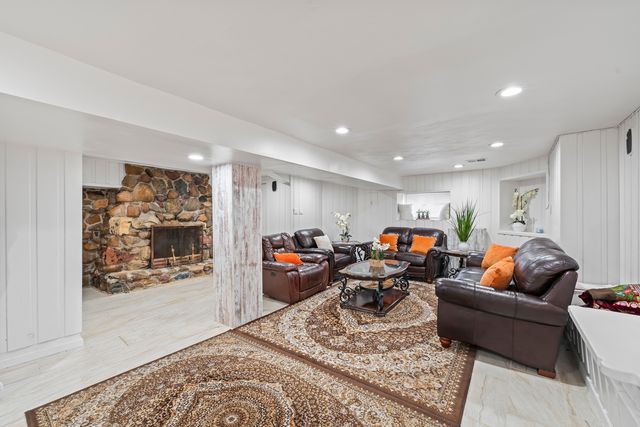 6145 W FLETCHER Street, Chicago, IL 60634