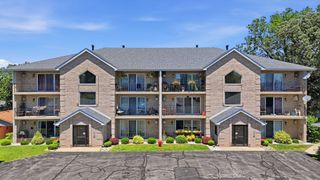 8836 Amelia Court 1A, Justice, IL 60458