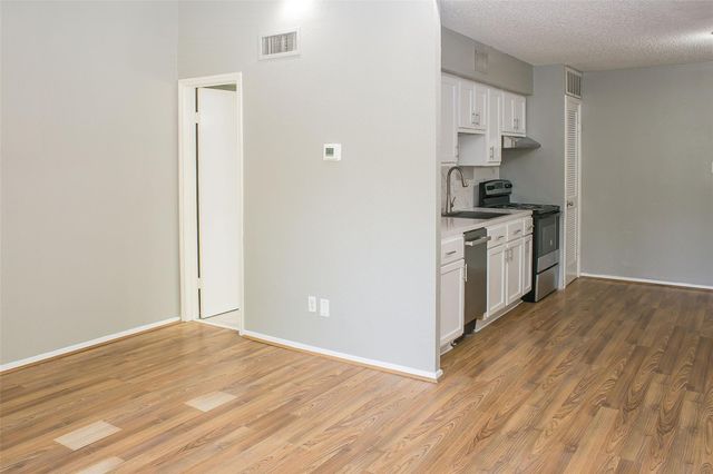12900 Walden Road 220B, Montgomery, TX 77356