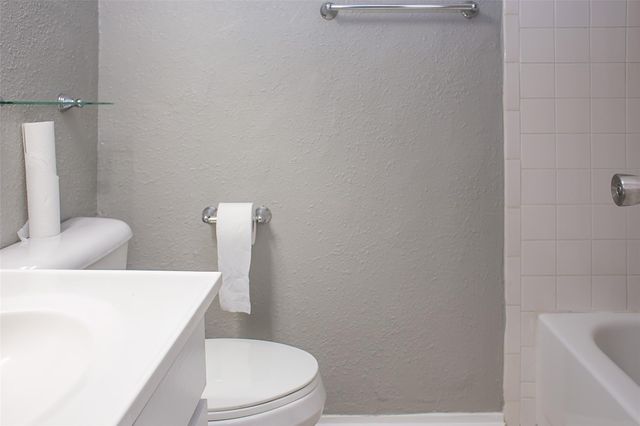 12900 Walden Road 220B, Montgomery, TX 77356