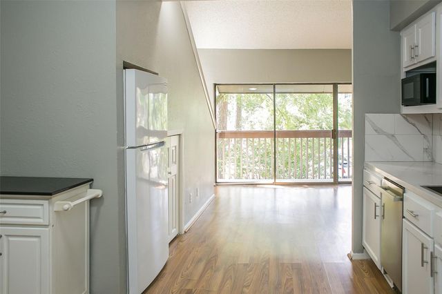 12900 Walden Road 220B, Montgomery, TX 77356