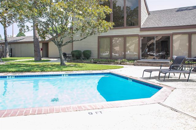 12900 Walden Road 220B, Montgomery, TX 77356