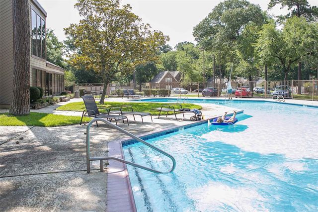 12900 Walden Road 220B, Montgomery, TX 77356