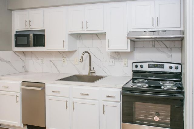 12900 Walden Road 220B, Montgomery, TX 77356