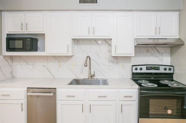 12900 Walden Road 220B, Montgomery, TX 77356