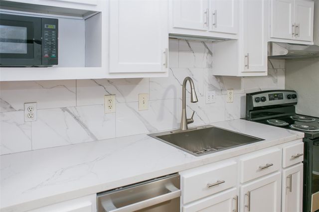 12900 Walden Road 220B, Montgomery, TX 77356