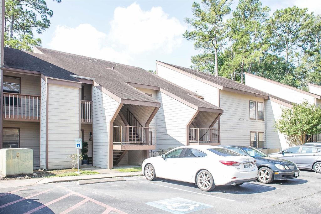 12900 Walden Road 220B, Montgomery, TX 77356