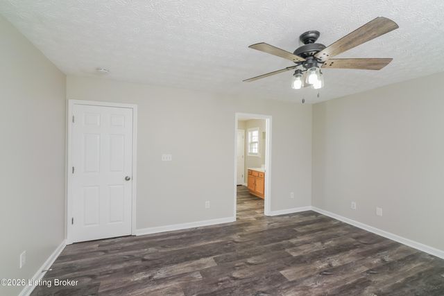 8814 Eli Dr, Louisville, KY 40291