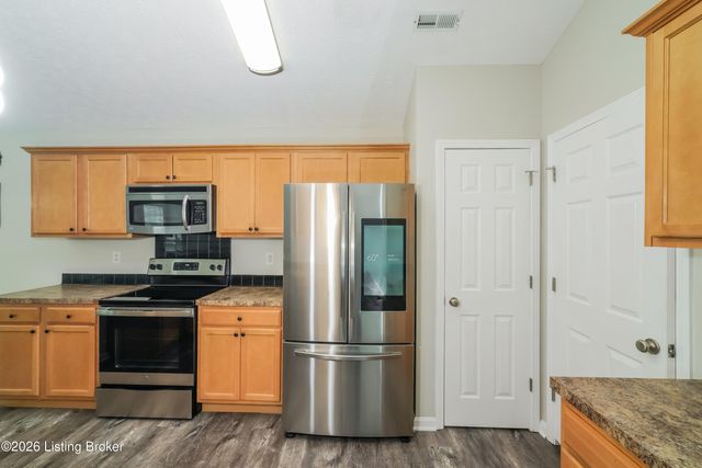 8814 Eli Dr, Louisville, KY 40291