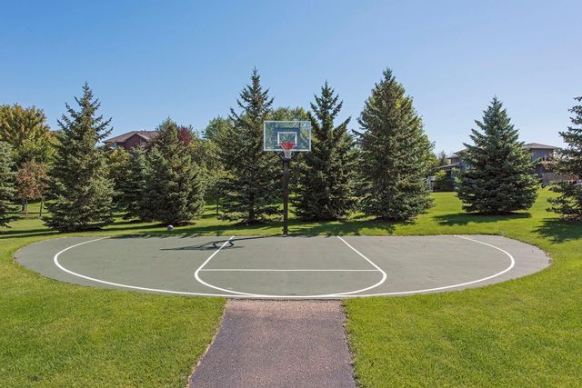 1997 Topaz Drive, Chanhassen, MN 55317