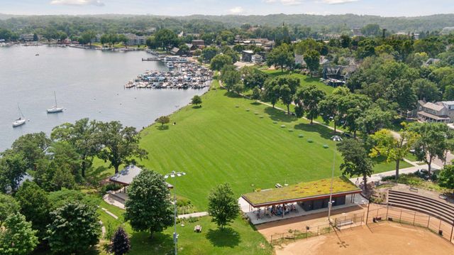 1997 Topaz Drive, Chanhassen, MN 55317