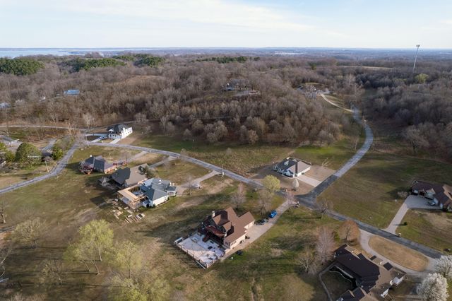 E 333 Road, Grove, OK 74344