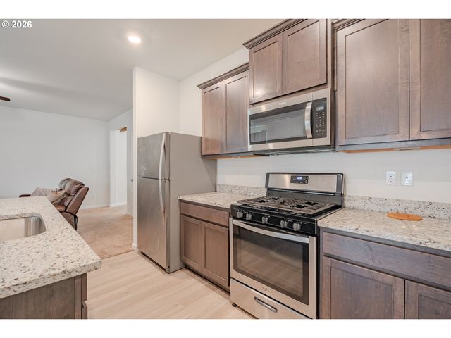 1222 W 16TH Ave, La Center, WA 98629