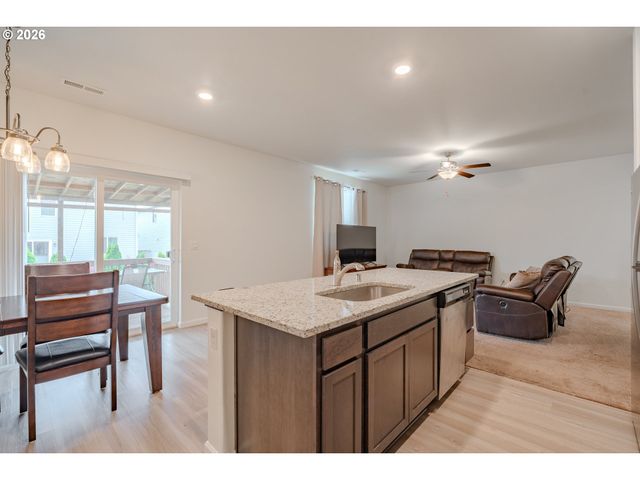 1222 W 16TH Ave, La Center, WA 98629