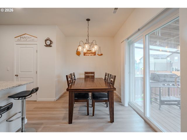 1222 W 16TH Ave, La Center, WA 98629