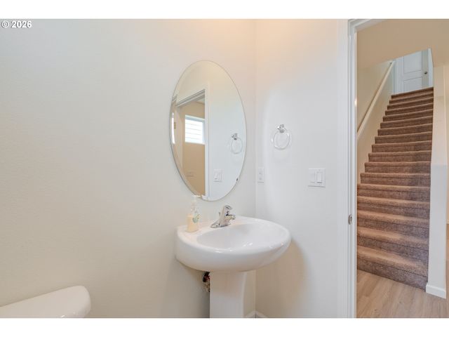 1222 W 16TH Ave, La Center, WA 98629