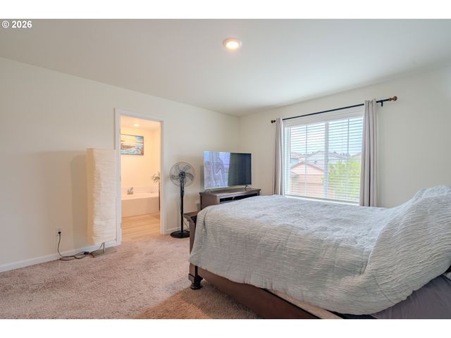 1222 W 16TH Ave, La Center, WA 98629