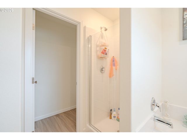 1222 W 16TH Ave, La Center, WA 98629