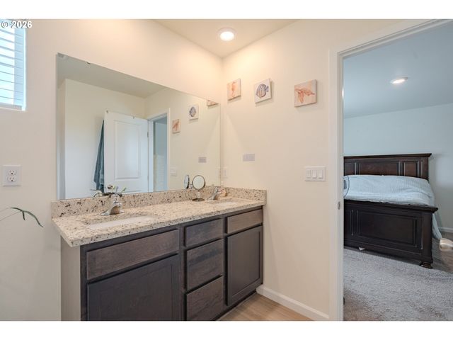 1222 W 16TH Ave, La Center, WA 98629