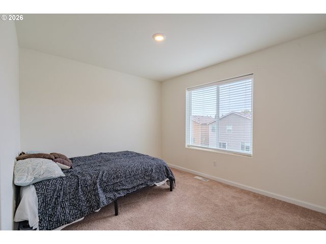 1222 W 16TH Ave, La Center, WA 98629