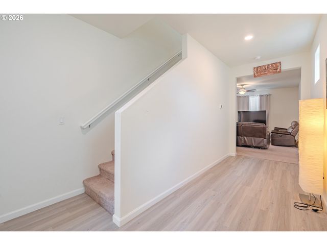 1222 W 16TH Ave, La Center, WA 98629