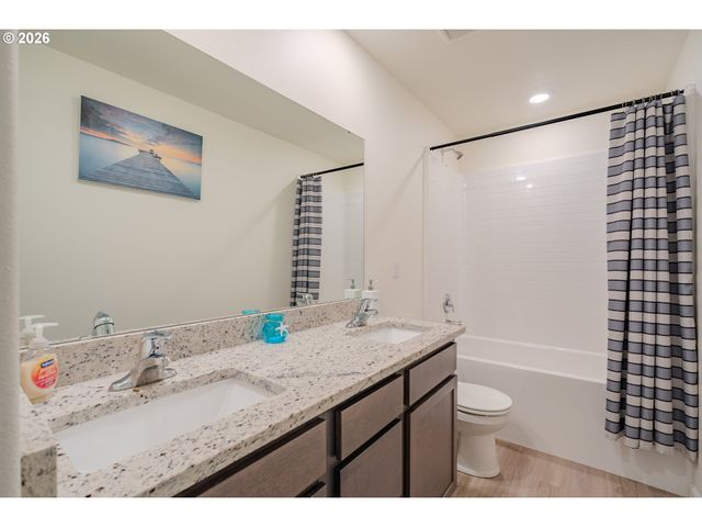 1222 W 16TH Ave, La Center, WA 98629