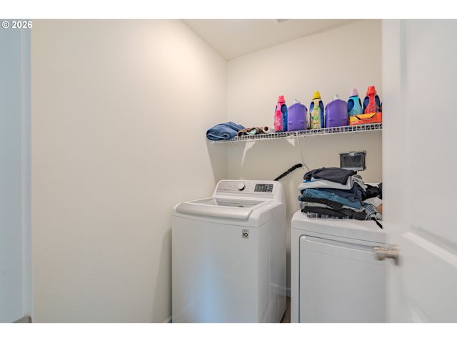 1222 W 16TH Ave, La Center, WA 98629