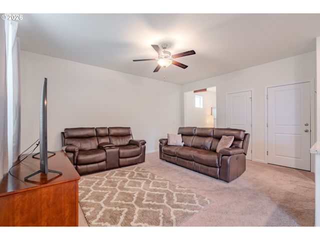 1222 W 16TH Ave, La Center, WA 98629