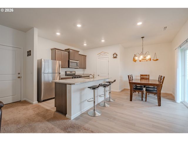 1222 W 16TH Ave, La Center, WA 98629